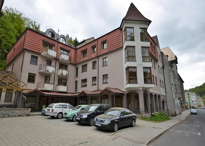 Snug Apartment In Jachymov Near Ski Area